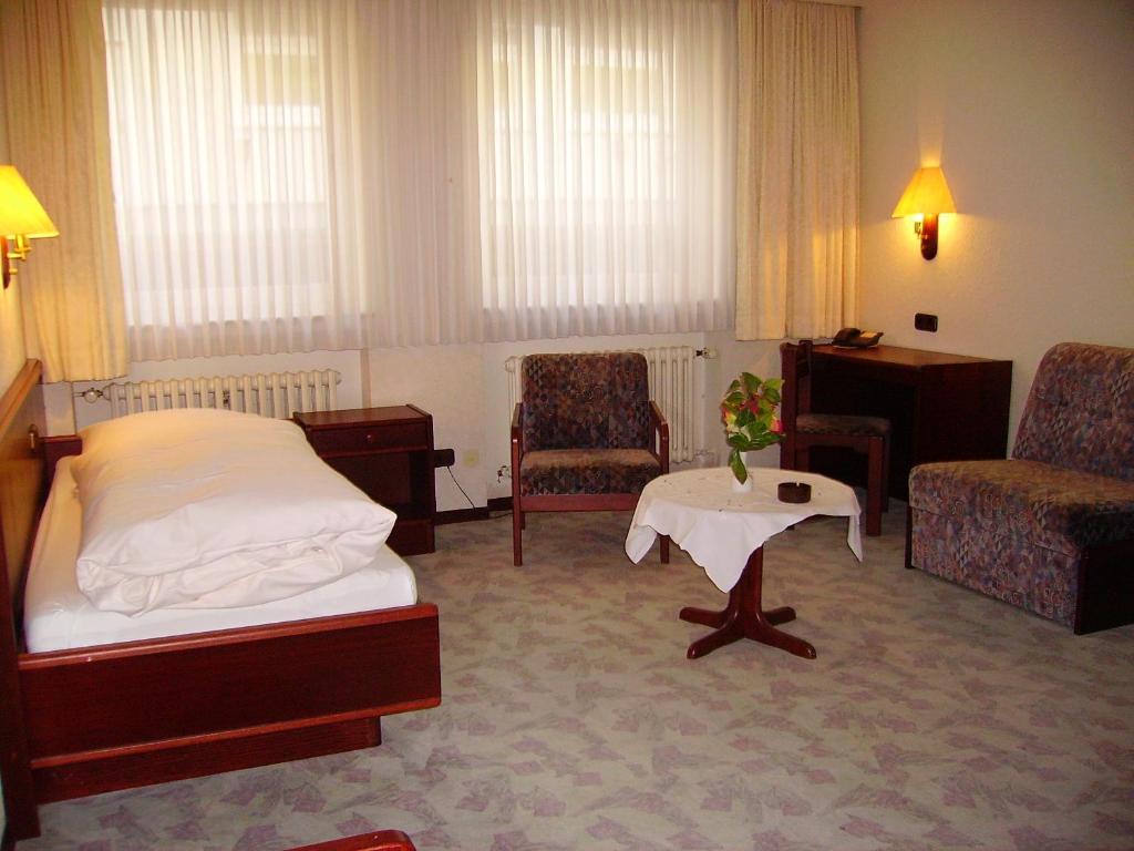 Hotel An Der Hauptallee Bad Pyrmont Rom bilde